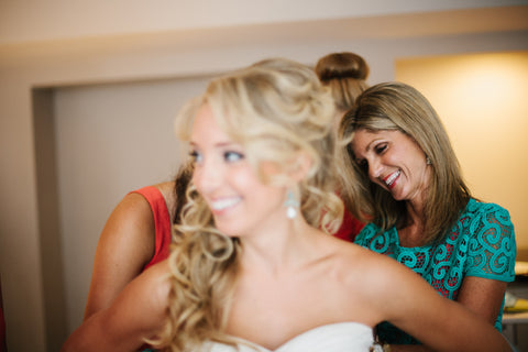 How to Get Along With Your Mom When Planning Your Wedding